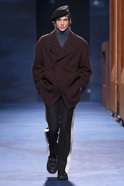 Look 7